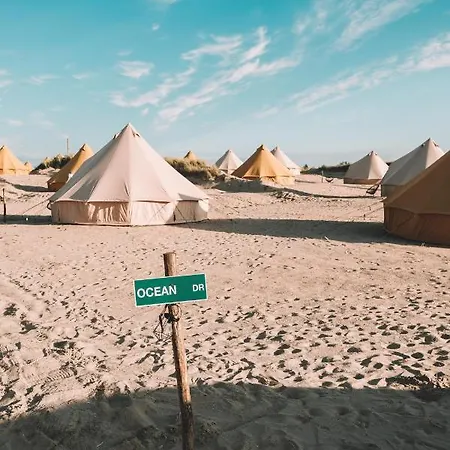 Campismo de Luxo Basecamp Connections Deluxe Beach Edition De Panne